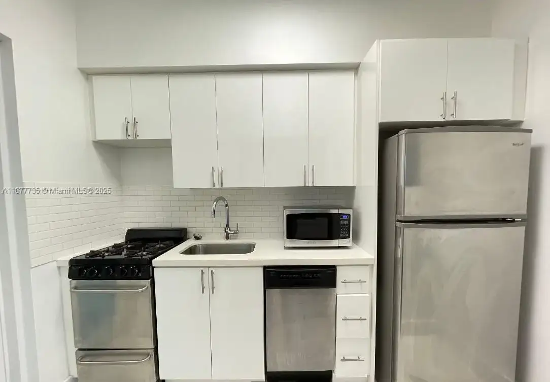 1602 Meridian Ave # 17, Miami Beach FL 33139 photo 5