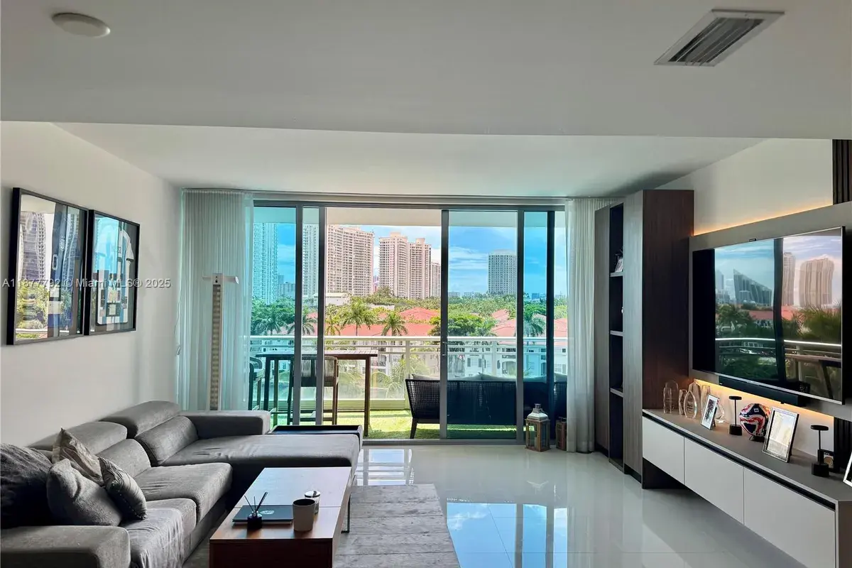 2950 NE 188th St # 443, Aventura FL 33180