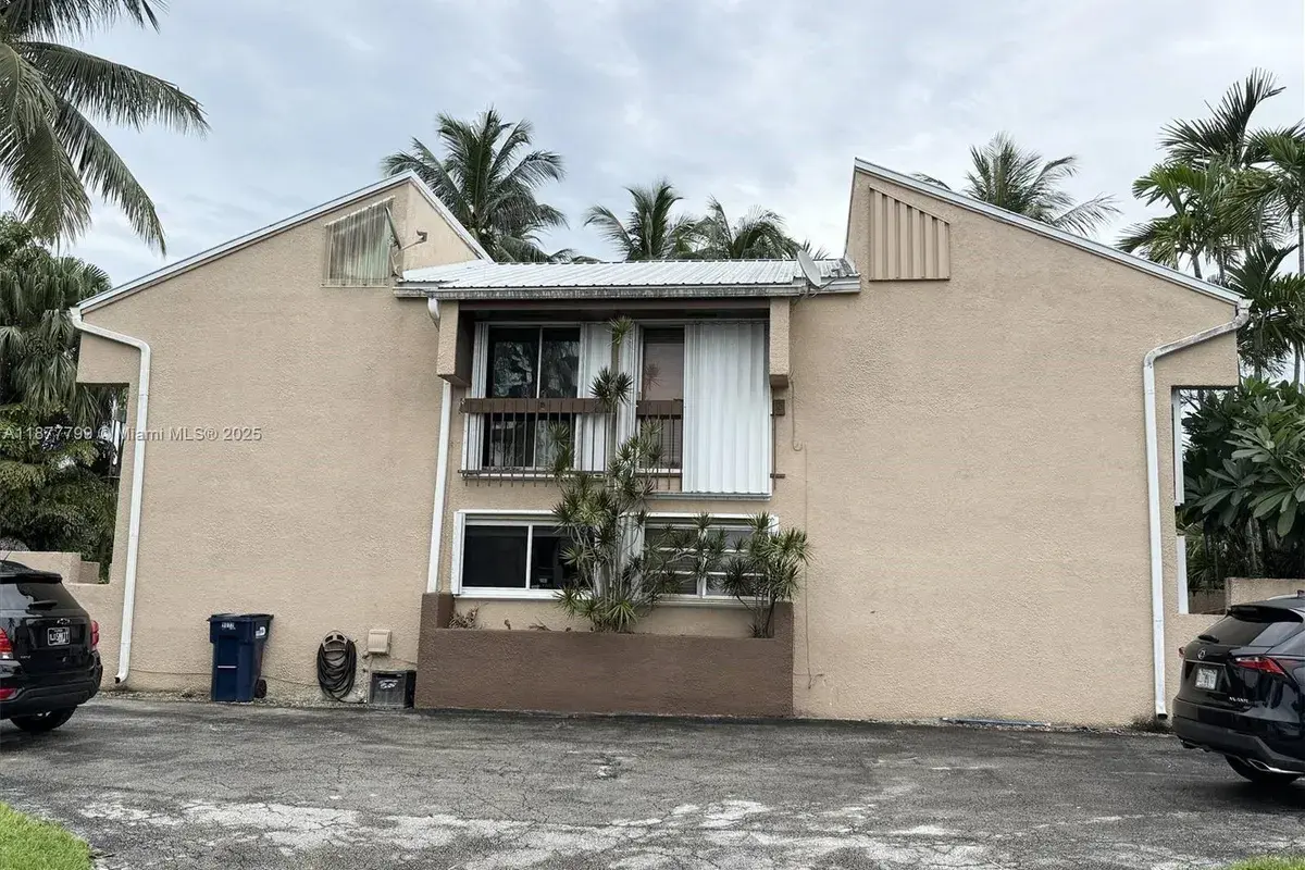 9030 SW 159th Ter # D, Palmetto Bay FL 33157