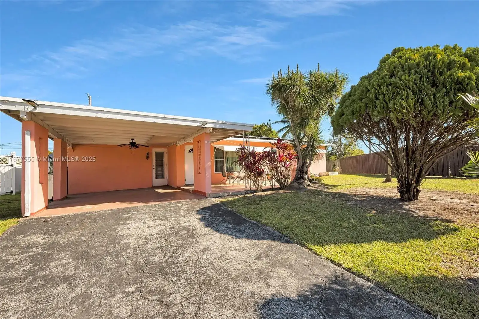 1412 NW 63rd Ave, Margate FL 33063 photo 2