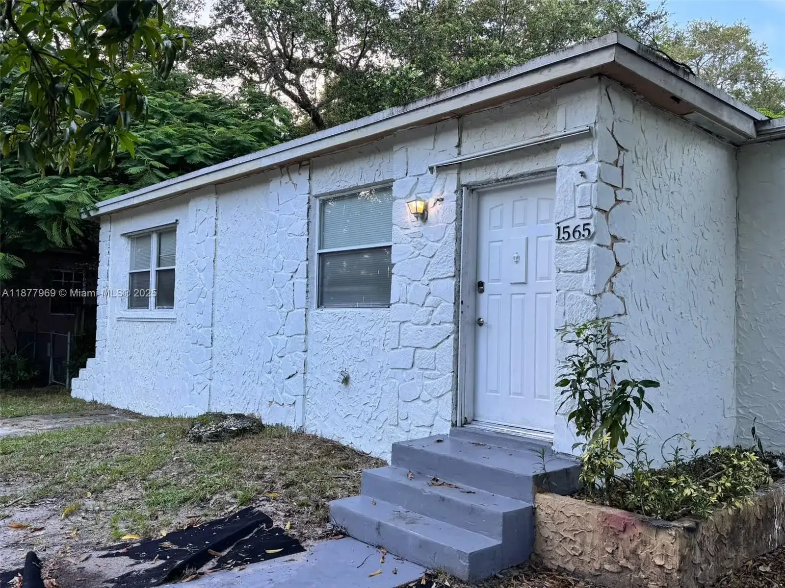 1565 NE 141st St, North Miami FL 33161 photo 2