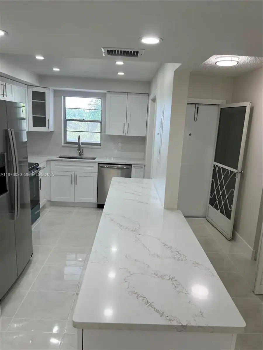 5900 NW 44th St # 405, Lauderhill FL 33319 photo 3