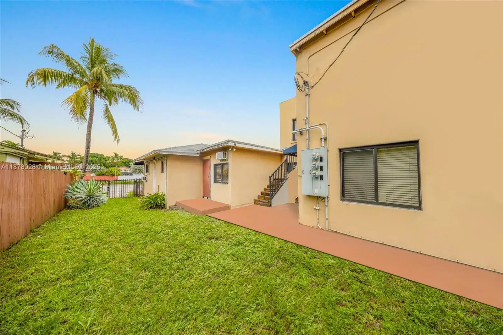 227 NW 17th Ave, Miami FL 33125 photo 3