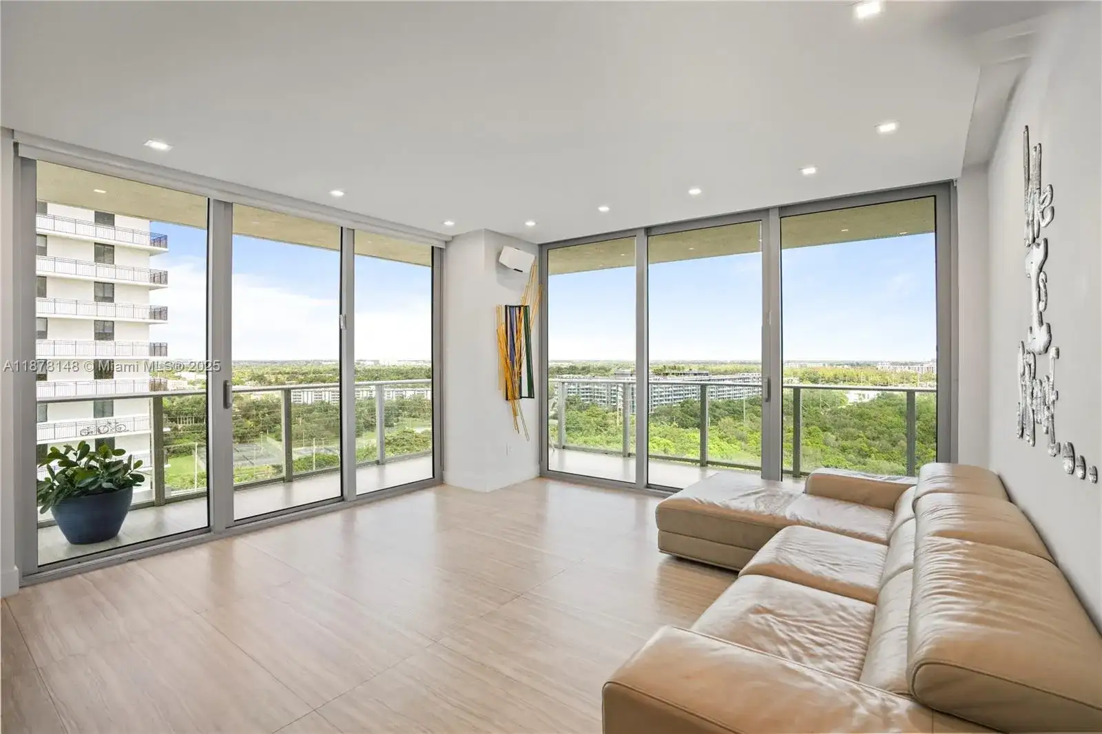 16385 Biscayne Blvd # 1601, North Miami Beach FL 33160 photo 4