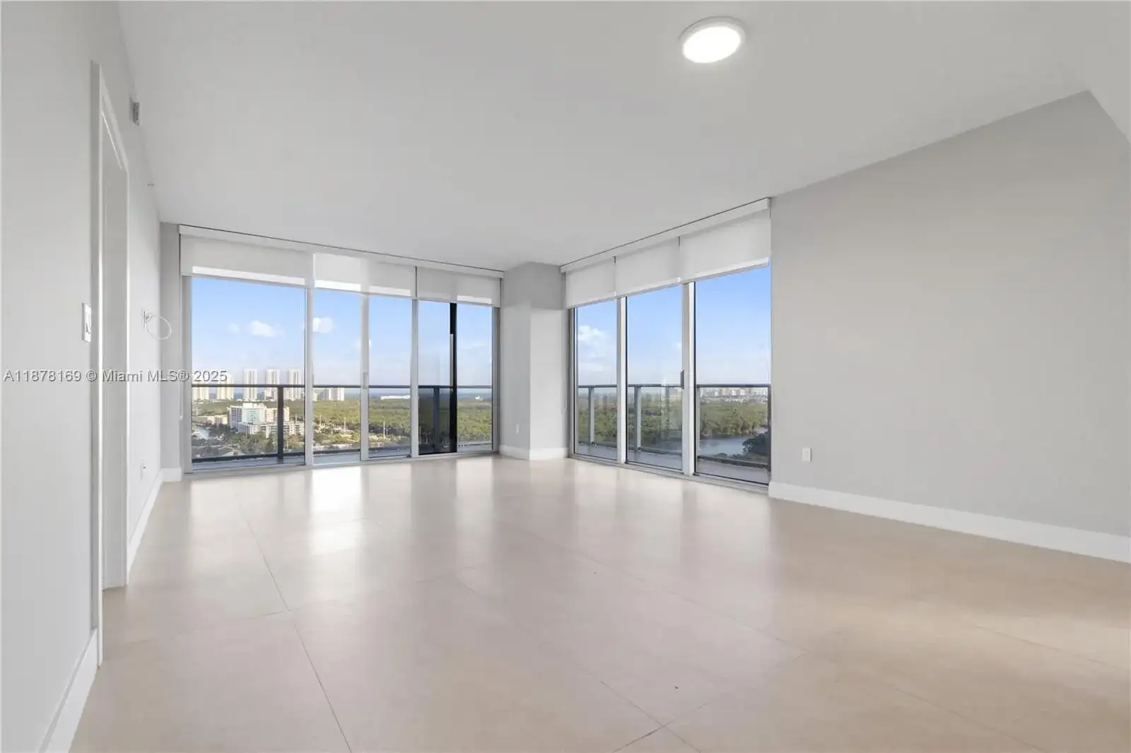 16385 Biscayne Blvd # 1921, North Miami Beach FL 33160 photo 2