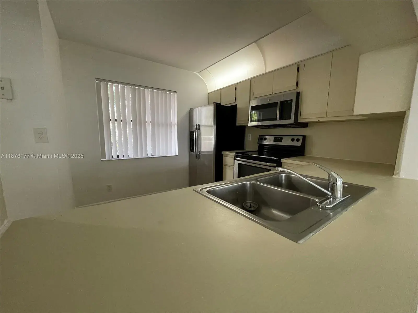 2390 Coral Springs Dr # 2390, Coral Springs FL 33065