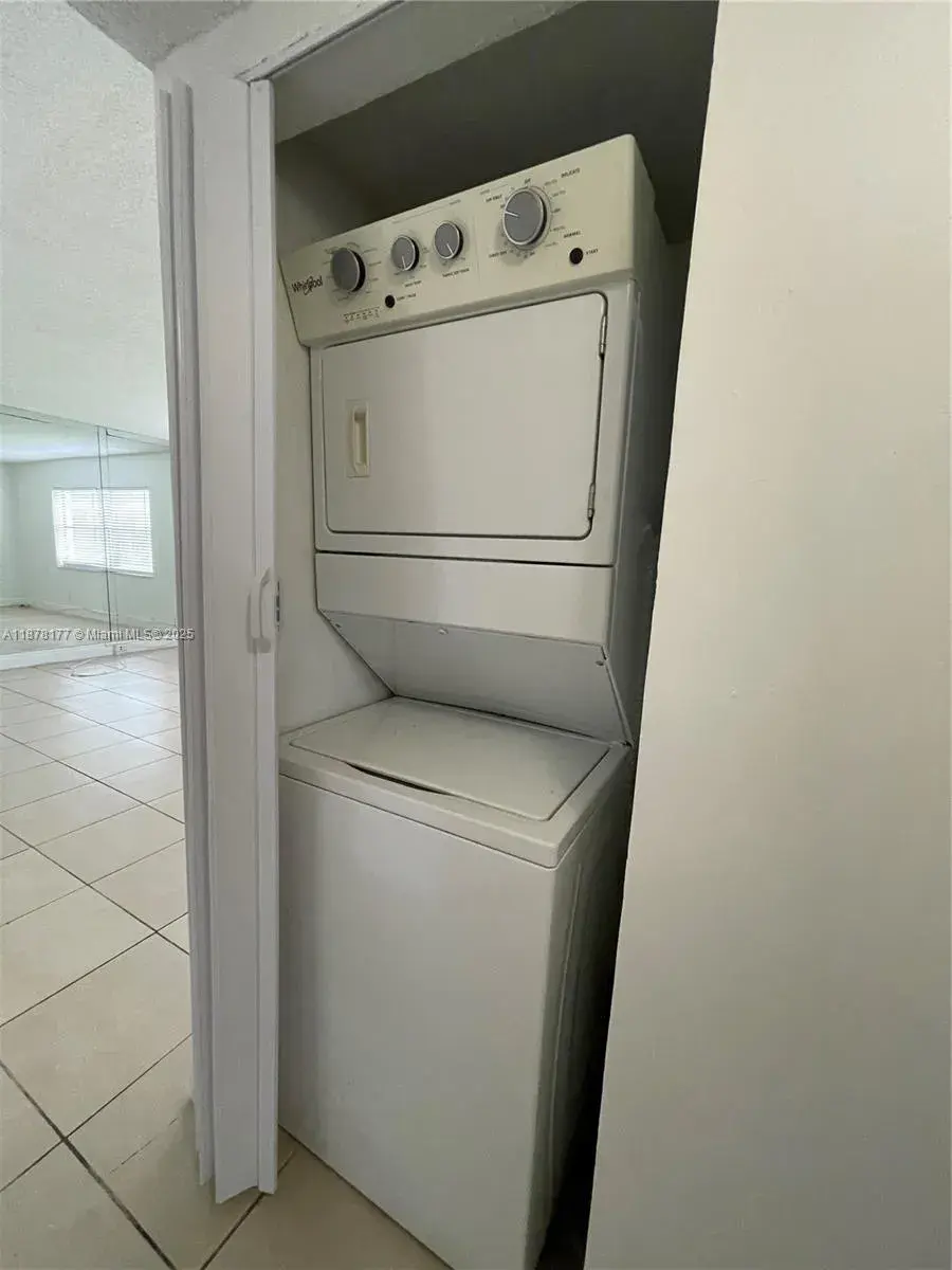 2390 Coral Springs Dr # 2390, Coral Springs FL 33065