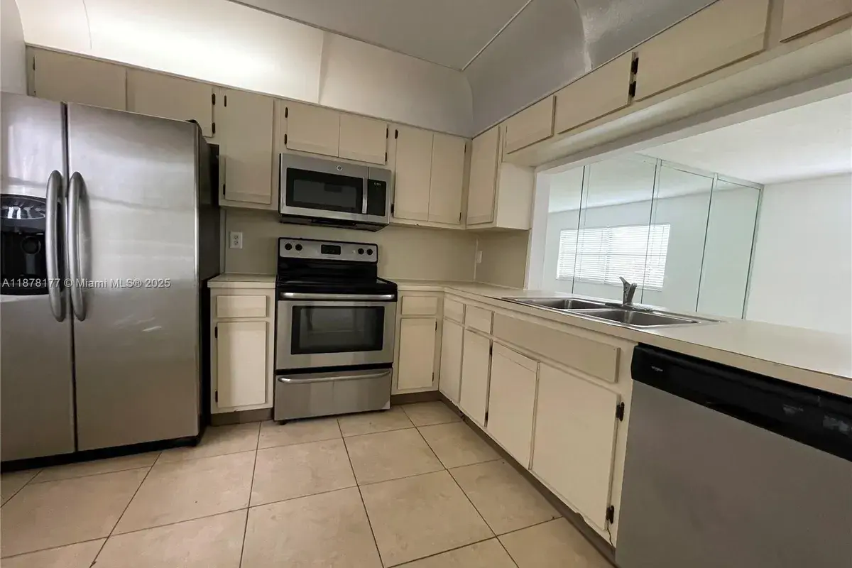 2390 Coral Springs Dr # 2390, Coral Springs FL 33065