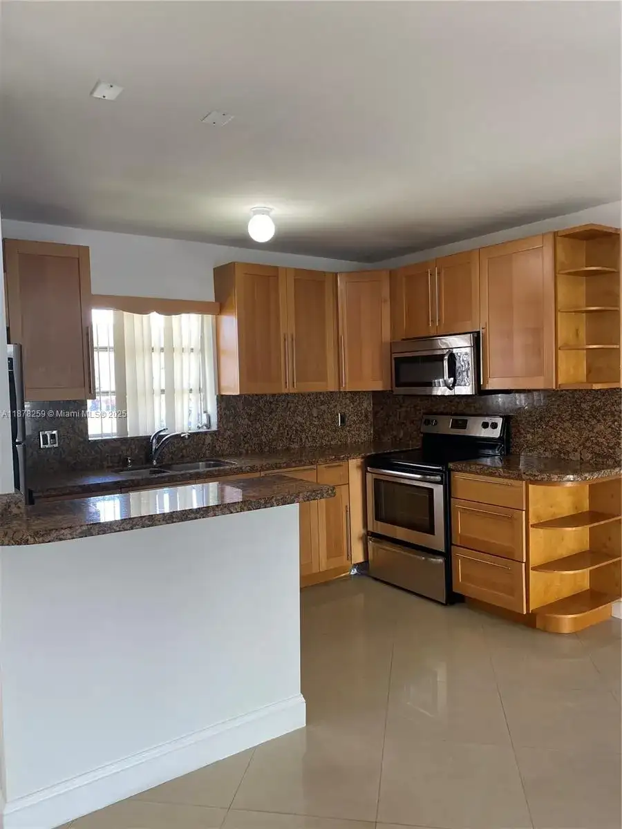 7680 SW 82nd St # H121, Miami FL 33143 photo 3