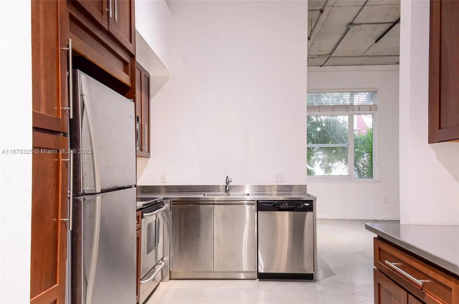 250 NW 23rd st # 308, Miami FL 33127
