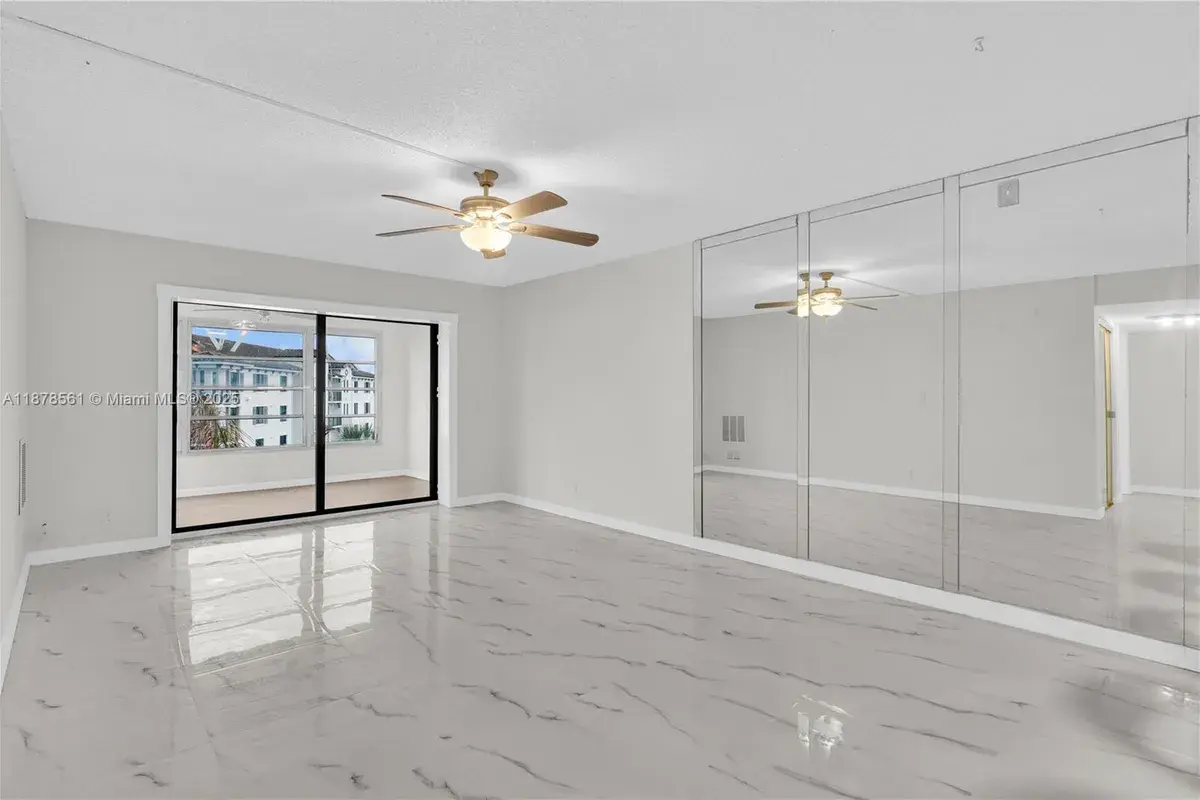 9355 SW 8th St # 425, Boca Raton FL 33428