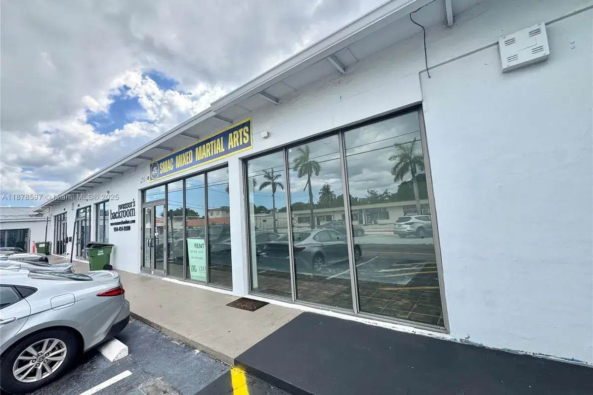 NE 1st Ave, Hallandale Beach FL 33009