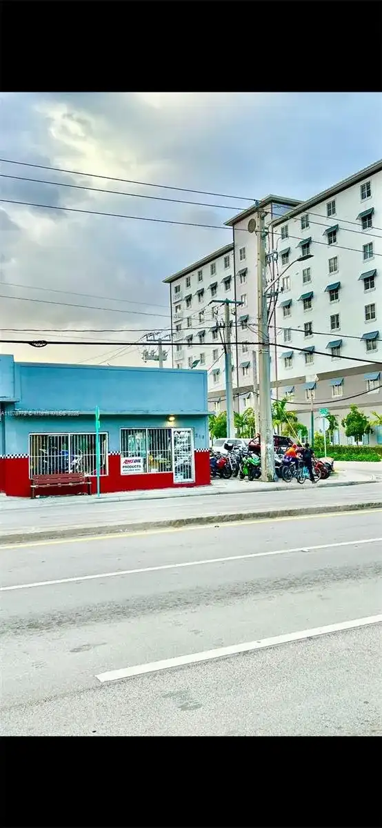 210 SW 22nd Ave, Miami FL 33135