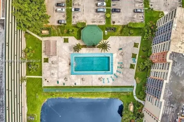 1690 NE 191st St # 1, Miami FL 33179 photo 2