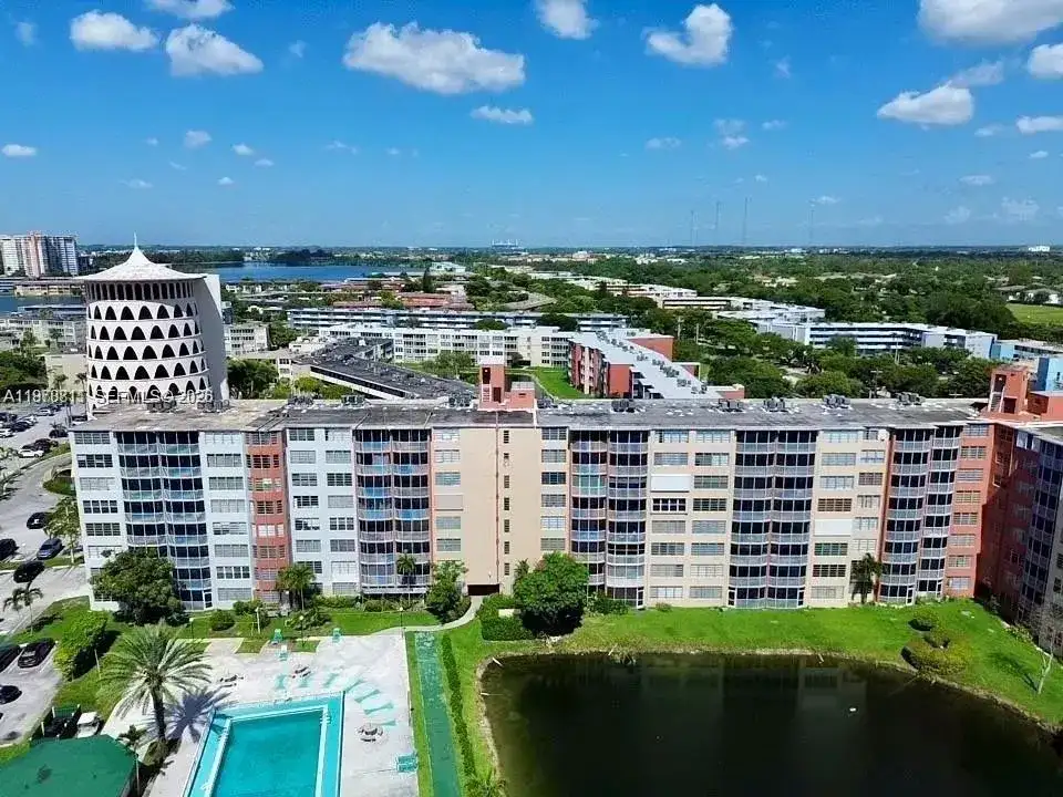 1690 NE 191st St # 1, Miami FL 33179 photo 3