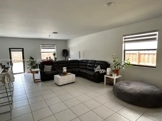 11914 SW 241st St, Miami FL 33032 photo 2