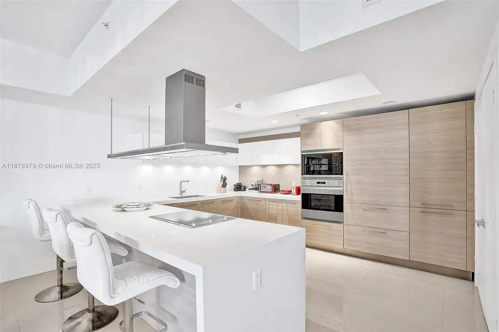 17301 Biscayne Blvd # 1207, North Miami Beach FL 33160 photo 2