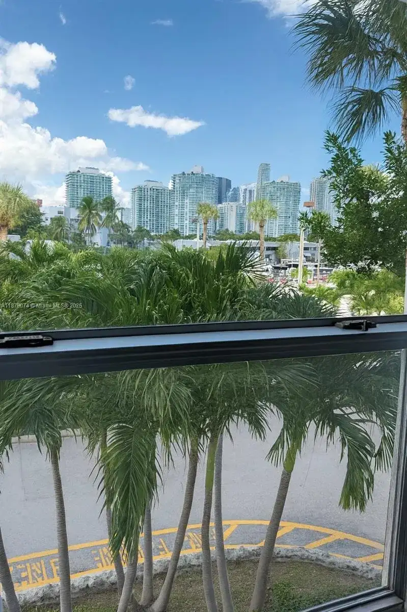 400 Kings Point Dr # 224, Sunny Isles Beach FL 33160 photo 4
