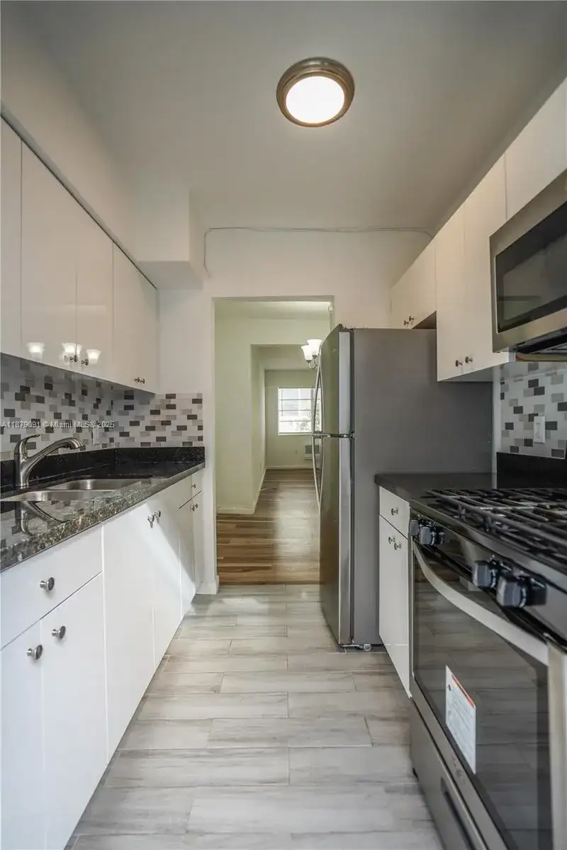 1120 Euclid Ave # 14, Miami Beach FL 33139 photo 5