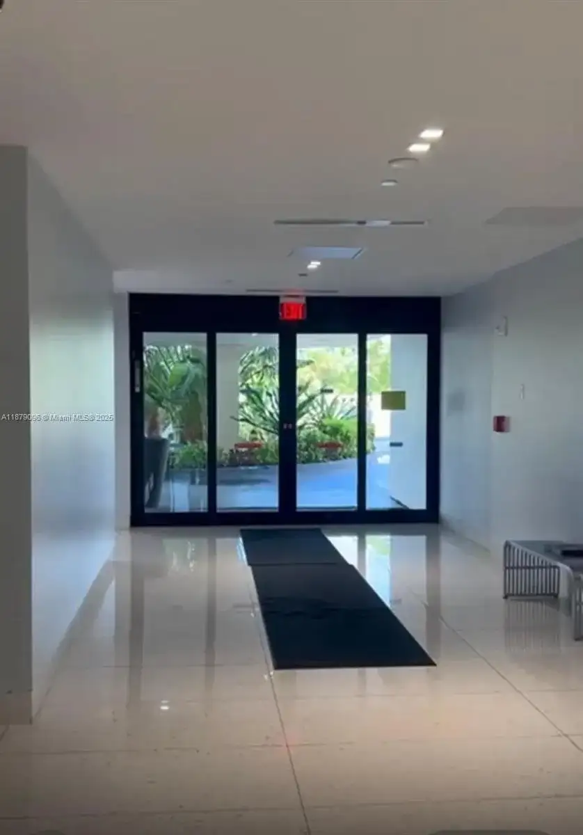 20335 W Country Club Dr # 2401, Aventura FL 33180 photo 3