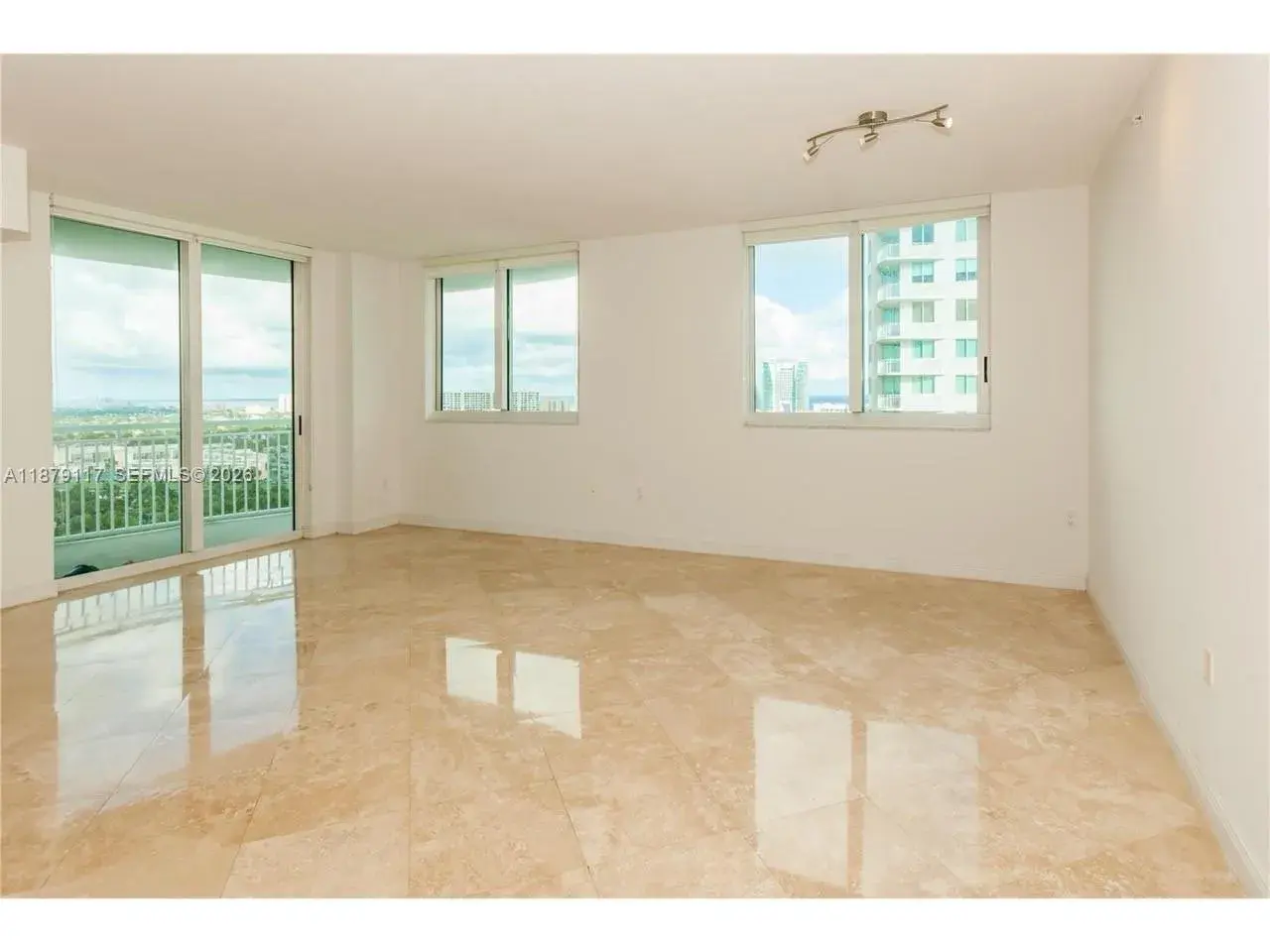 1745 E Hallandale Beach Blvd # 2203W, Hallandale Beach FL 33009