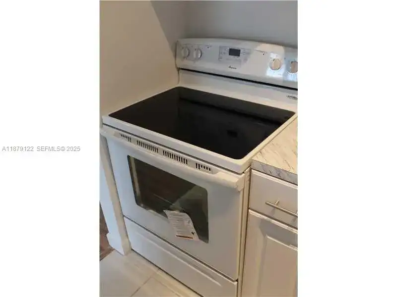 468 NE 206 LN # 205, Miami FL 33179 photo 3