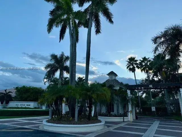 7425 SW 170th Ter, Palmetto Bay FL 33157