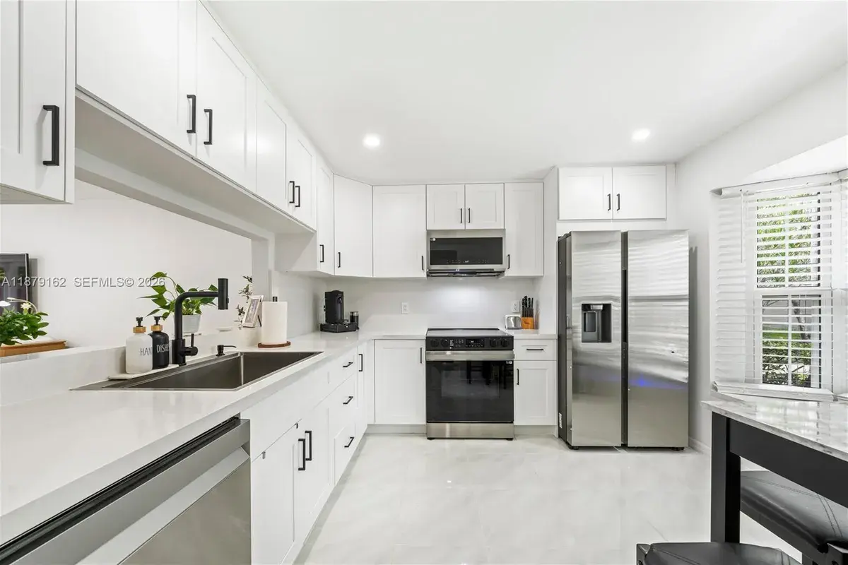 3803 NW 122nd Ter, Sunrise FL 33323