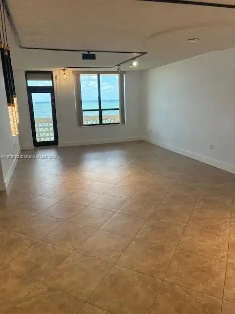 10185 Collins Ave # 917, Bal Harbour FL 33154 photo 2