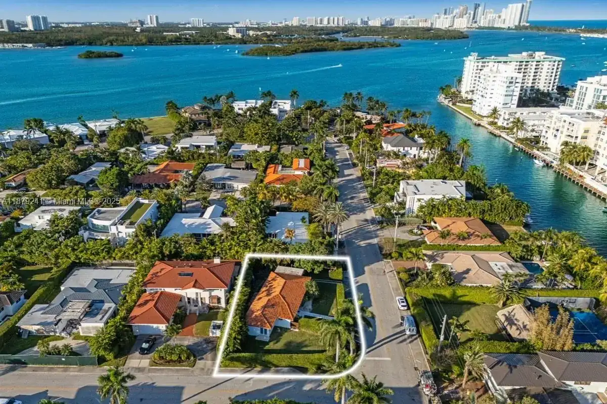 10110 E Broadview Dr, Bay Harbor Islands FL 33154