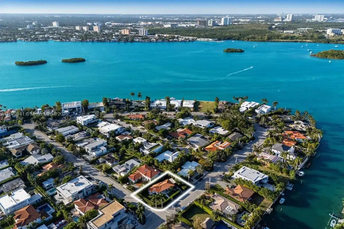 10110 E Broadview Dr, Bay Harbor Islands FL 33154 photo 3
