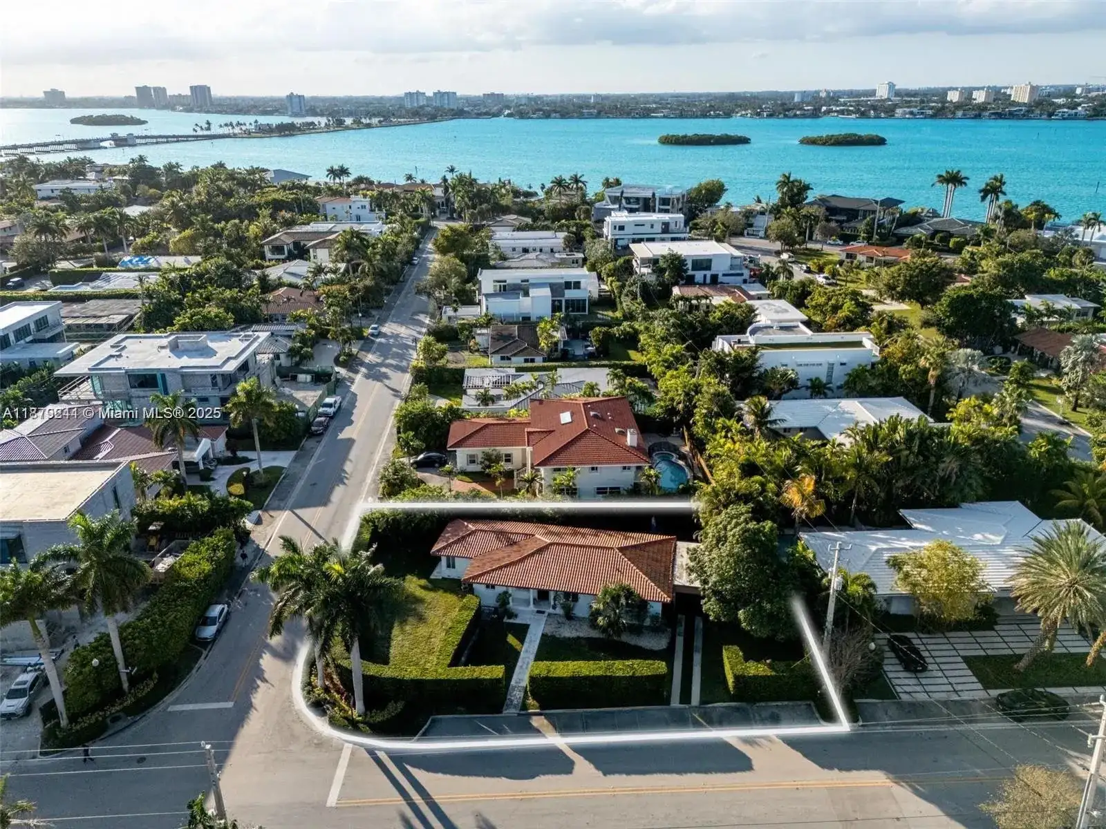 10110 E Broadview Dr, Bay Harbor Islands FL 33154 photo 5