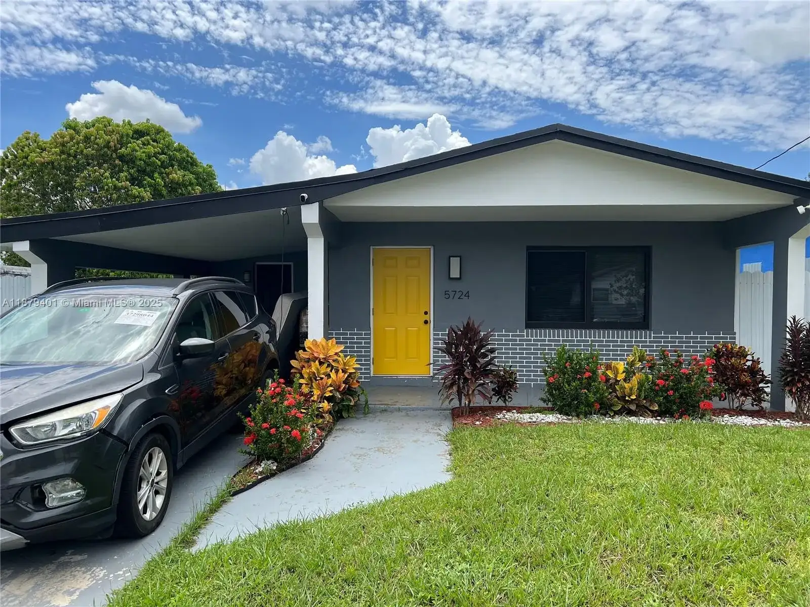 5724 SW 18th St, West Park FL 33023 photo 4