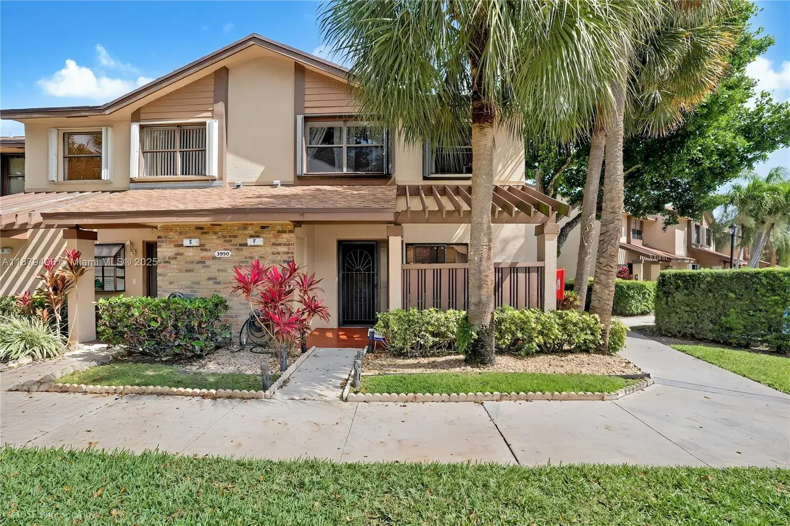 3950 Cocoplum Cir # F, Coconut Creek FL 33063