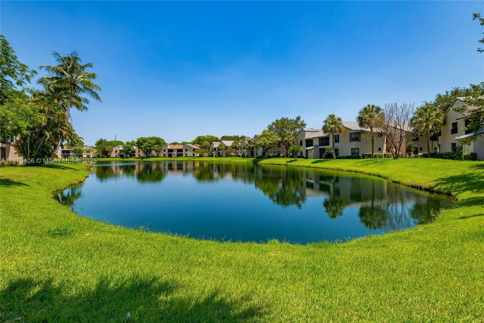 3950 Cocoplum Cir # F, Coconut Creek FL 33063