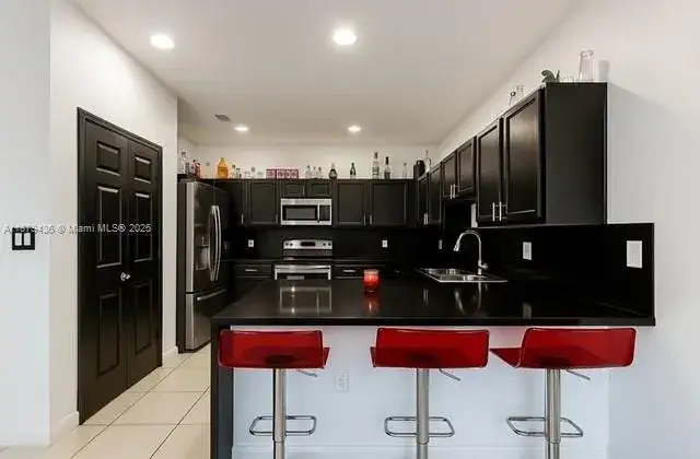 380 NE 37th Ter, Homestead FL 33033 photo 4