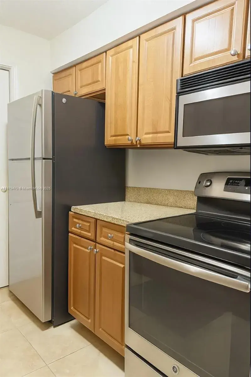 949 Riverside drive # 417, Coral Springs FL 33071