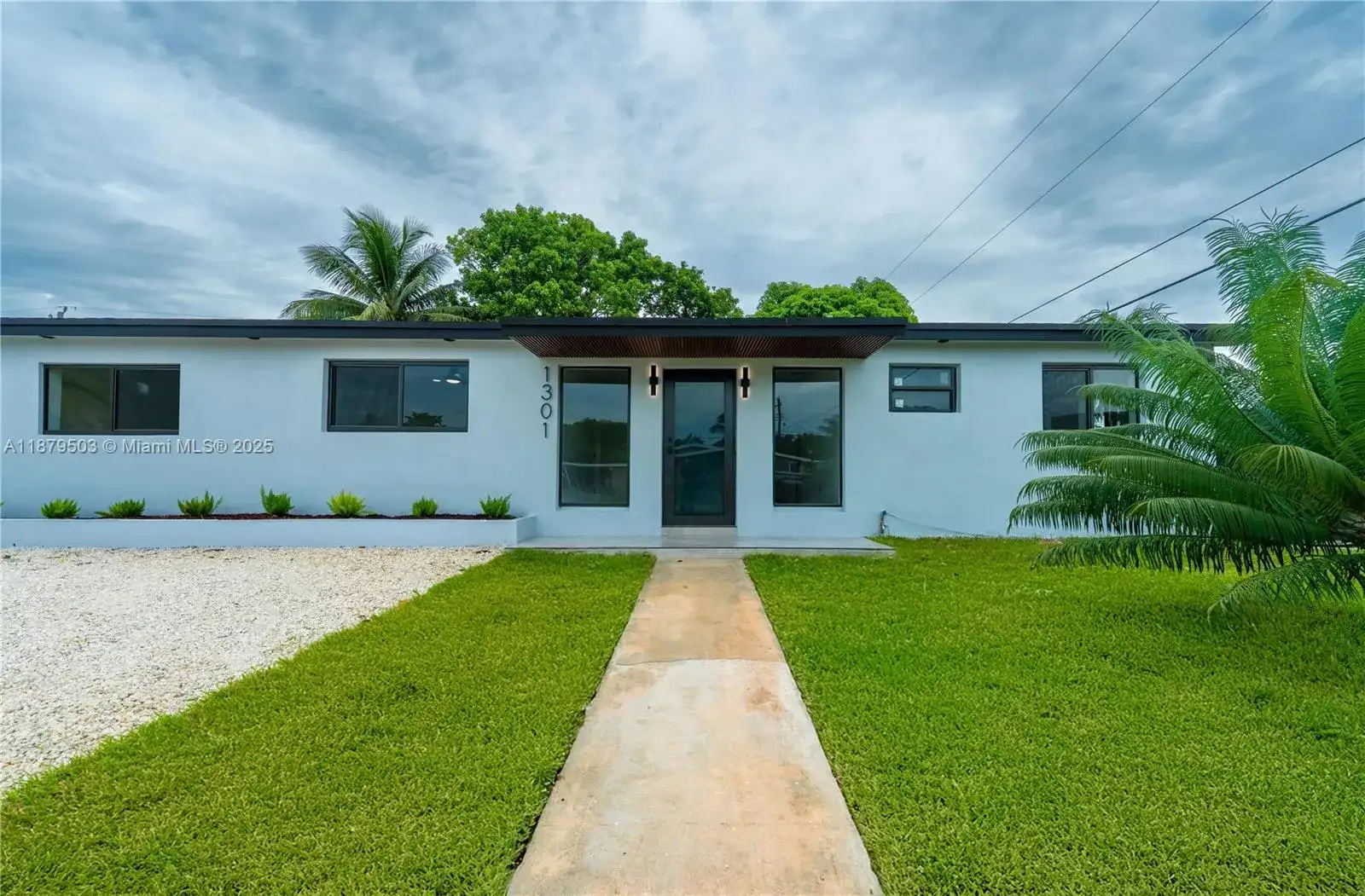 1301 NW 176th Ter, Miami Gardens FL 33169 photo 2