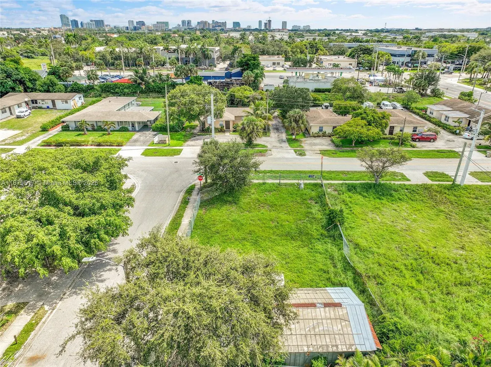 1819 Suwanee Dr, West Palm Beach FL 33409