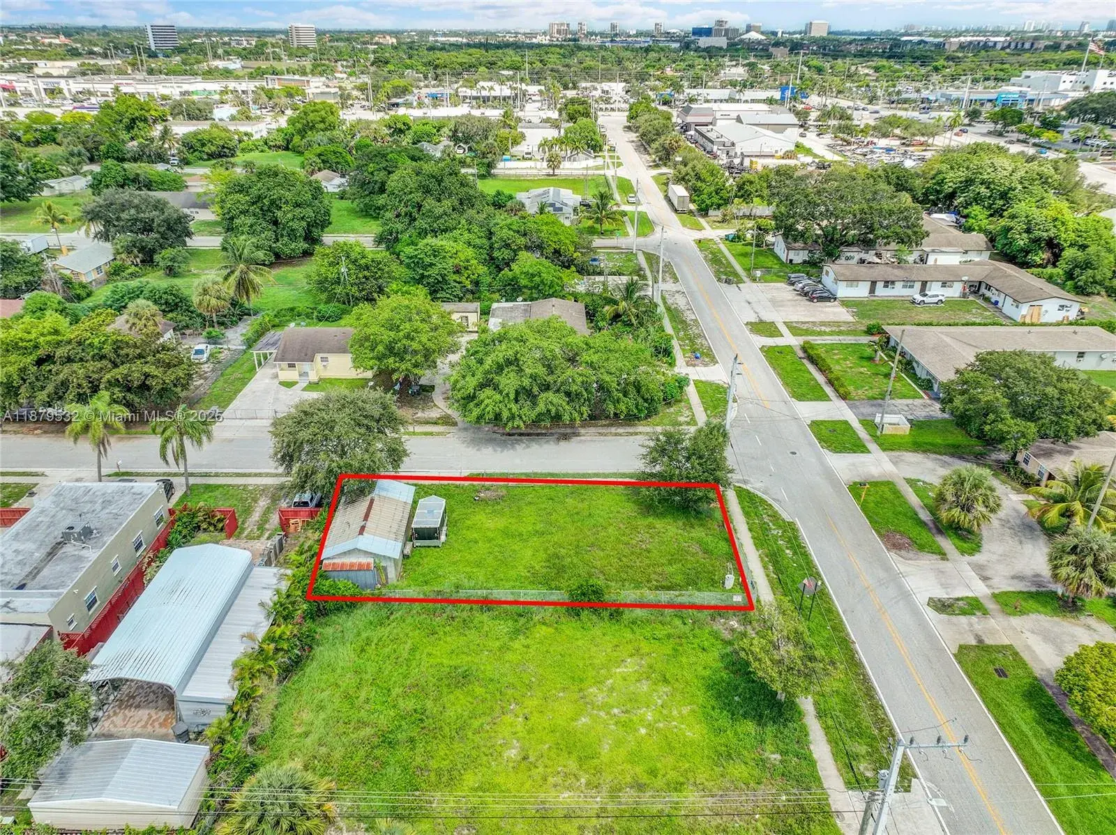 1305 Suwanee Dr, West Palm Beach FL 33409