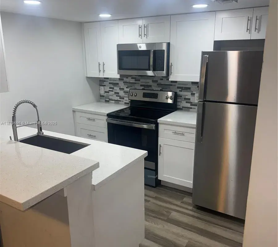 3183 Coral Lake Dr # 3183, Coral Springs FL 33065