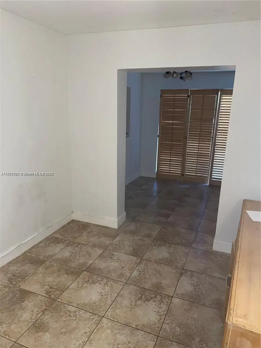 2755 NE 207th St, Aventura FL 33180 photo 5