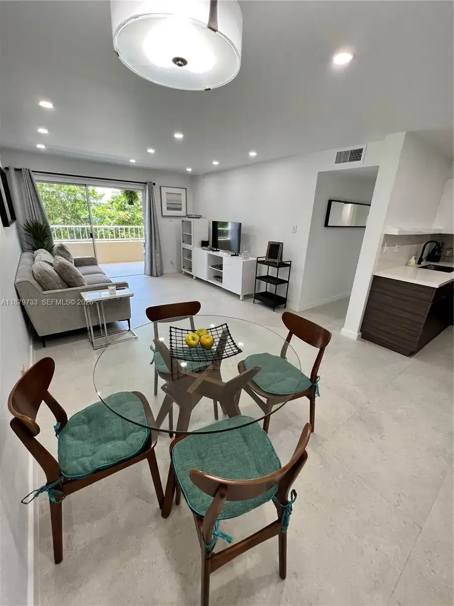 3304 Virginia St # 6B, Miami FL 33133 photo 2