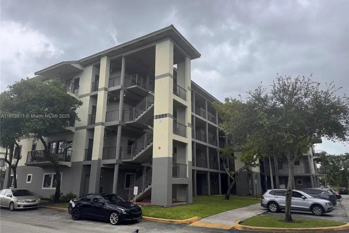 2801 Riverside Dr, Coral Springs FL 33065