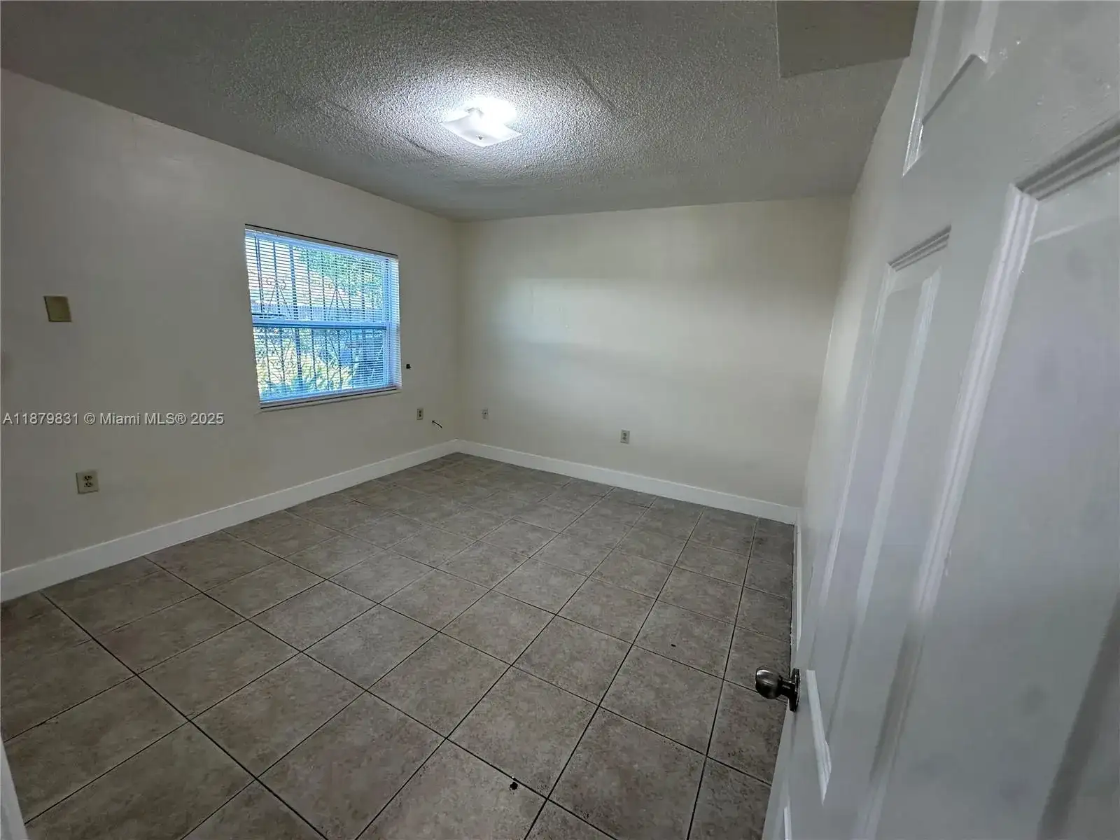 16150 NE 19th Ct # 4, North Miami Beach FL 33162 photo 3
