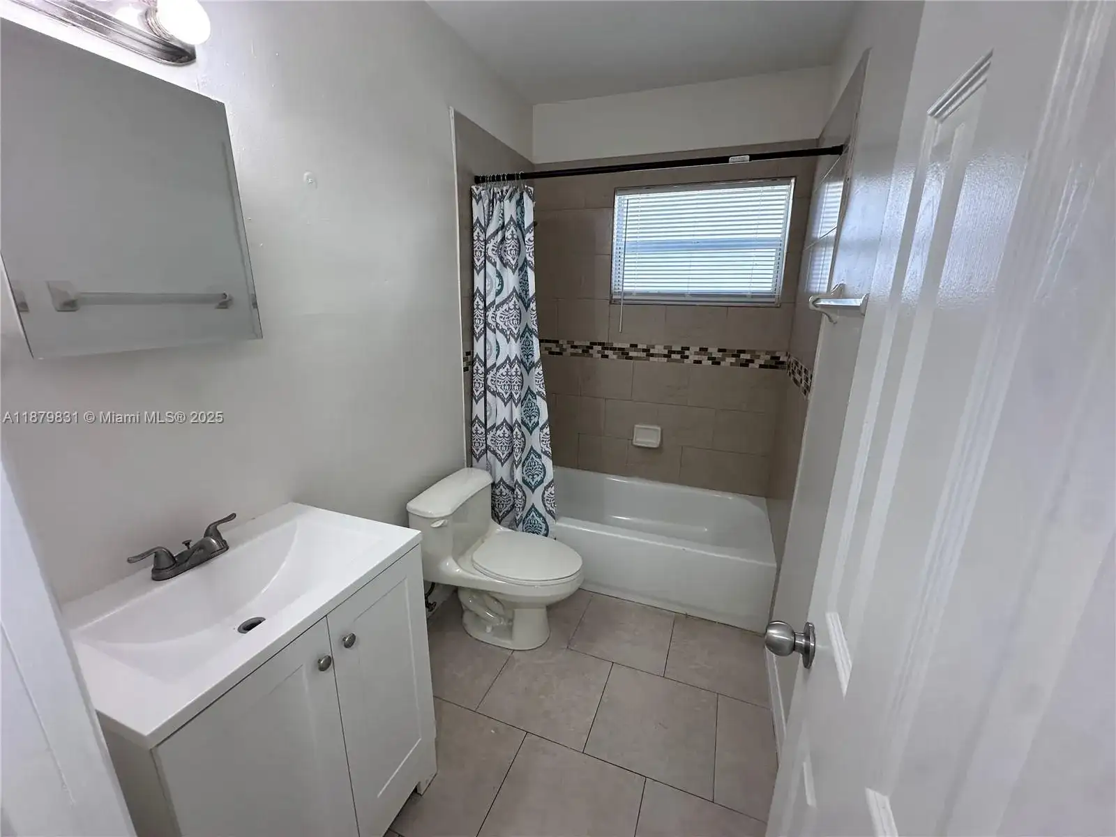 16150 NE 19th Ct # 4, North Miami Beach FL 33162 photo 5