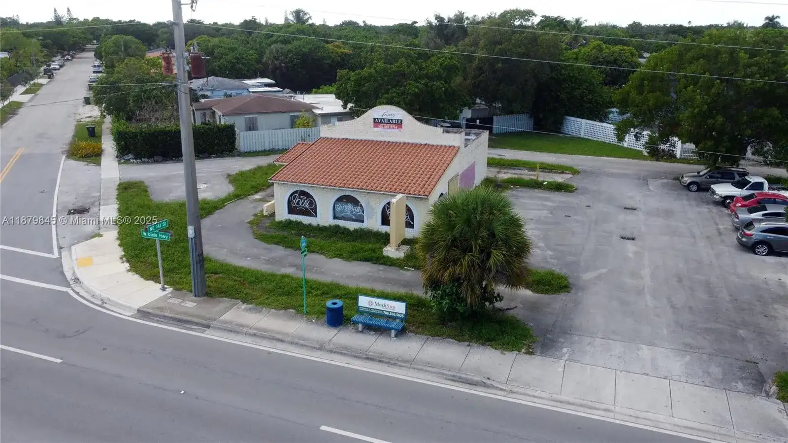 14100 W Dixie Hwy, North Miami FL 33161 photo 4