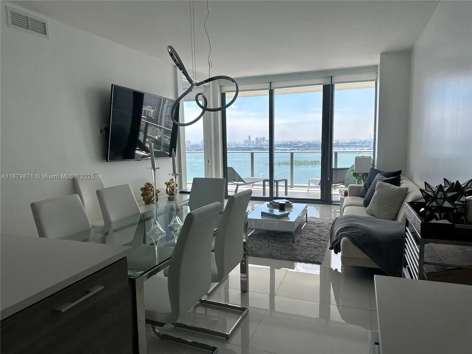 650 NE 32nd St # 3405, Miami FL 33137