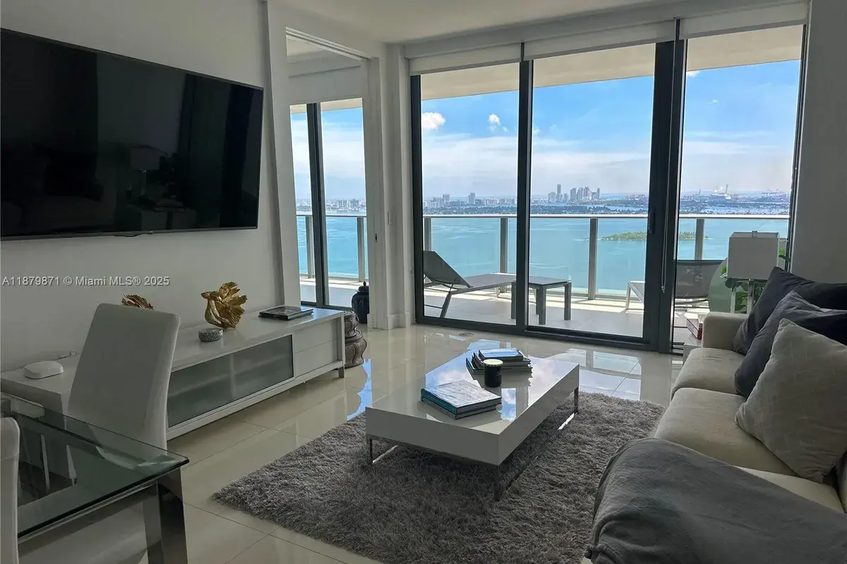 650 NE 32nd St # 3405, Miami FL 33137