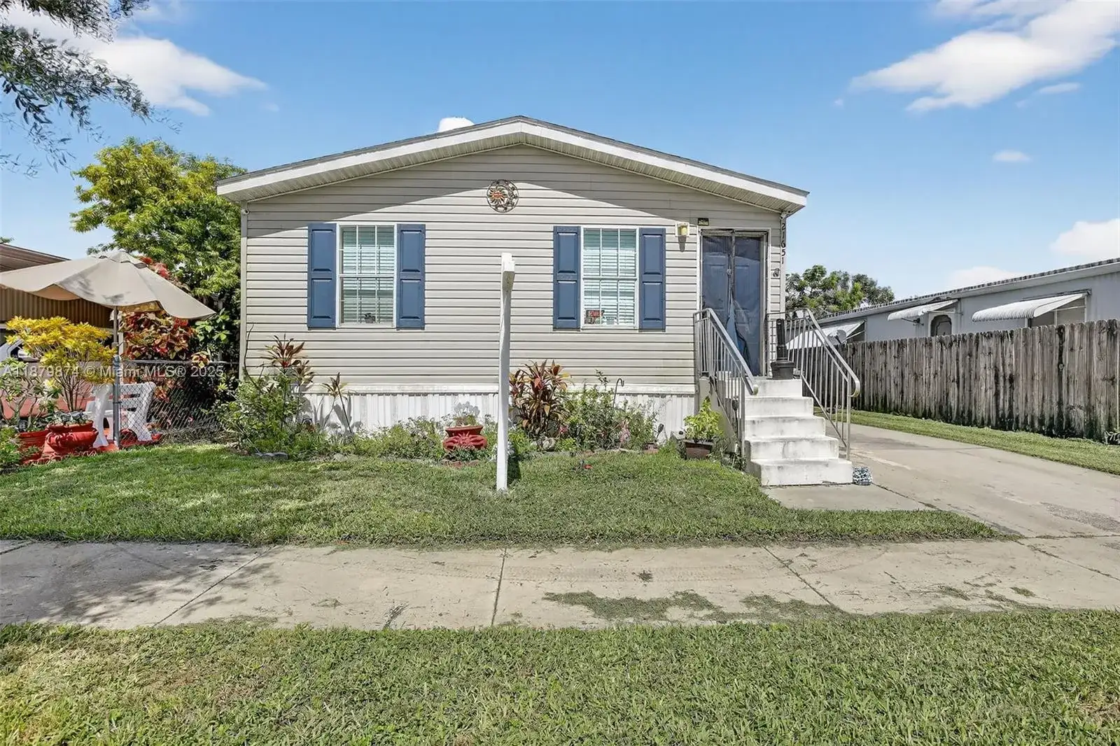 21651 NW 3rd St, Pembroke Pines FL 33029 photo 2